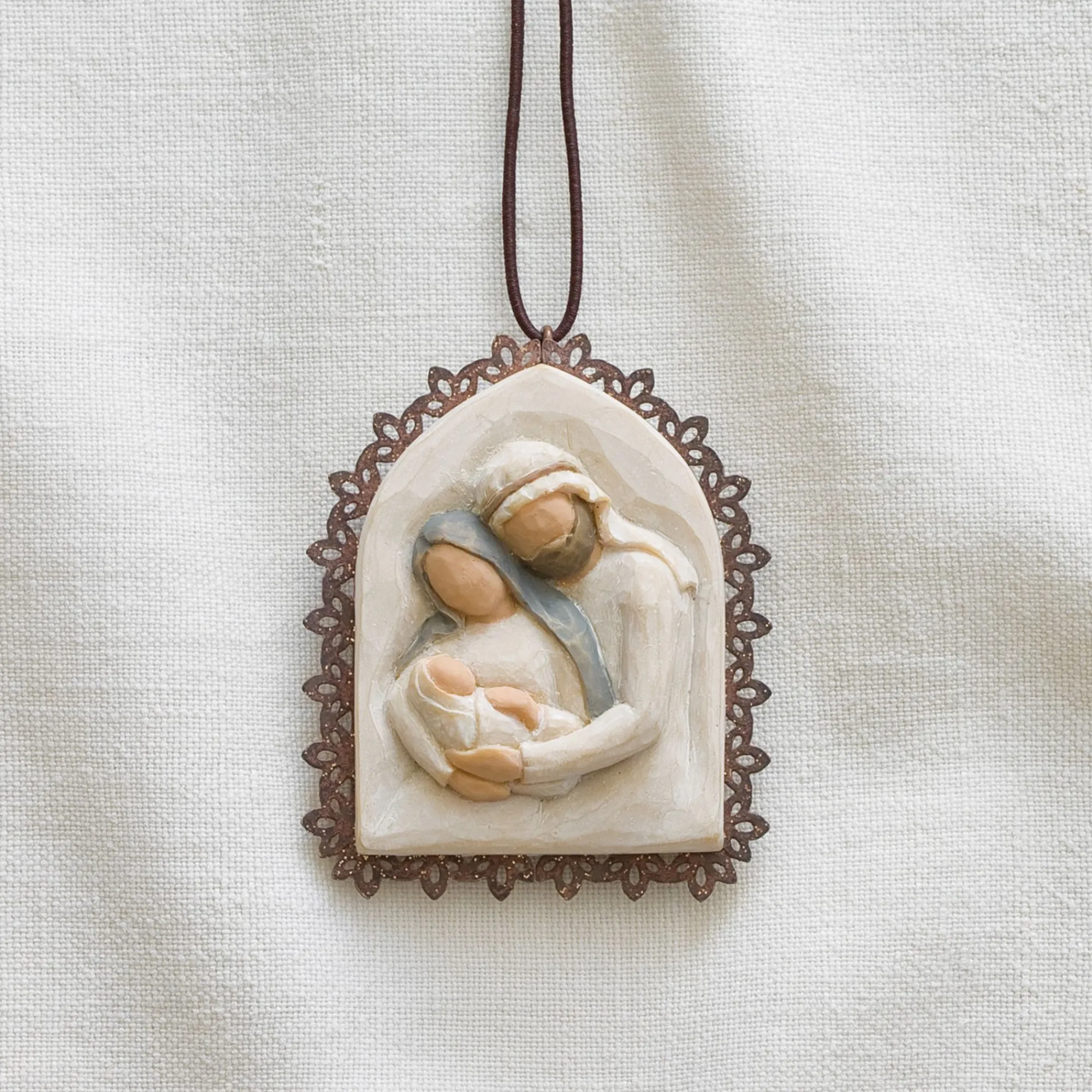 holy_family_metaledged_or_2.webp Willow Tree Christmas | Holy Family Metal-Edged Ornament